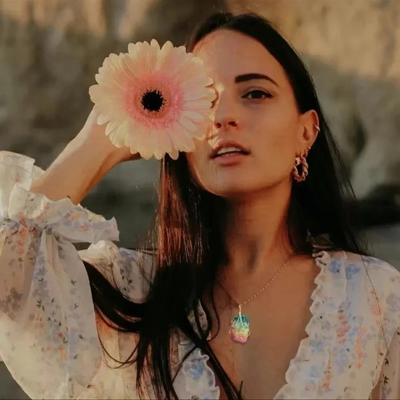 Irregular Raw Stone Rainbow Necklace - Picture 2 of 3